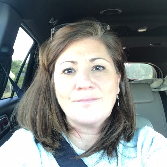 Meet your Posher, Angie - Picture 1 of 1